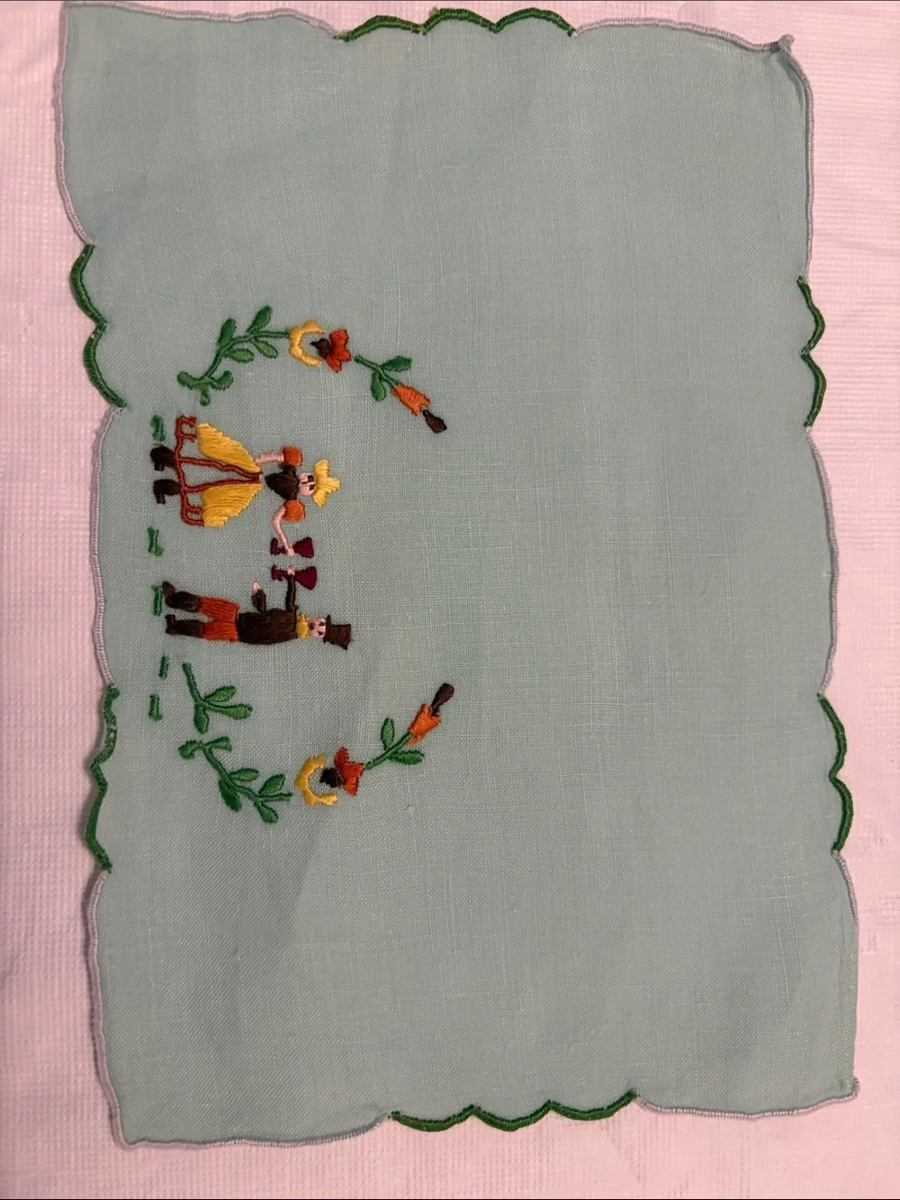 Vintage Linen Napkins - Embroidered - Cocktail Party Set/4 Madeira Folk Couple